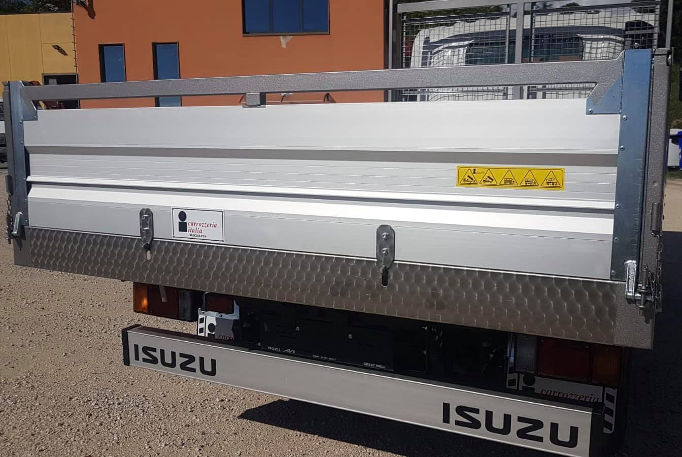 ISUZU  M21  ribaltabile allestito per Adriatica Veicoli Industriali srl Rimini